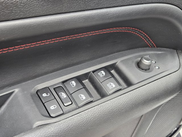 Used 2025 Jeep Compass Trailhawk w/ Trailhawk Elite Group AWD/4WD image 13