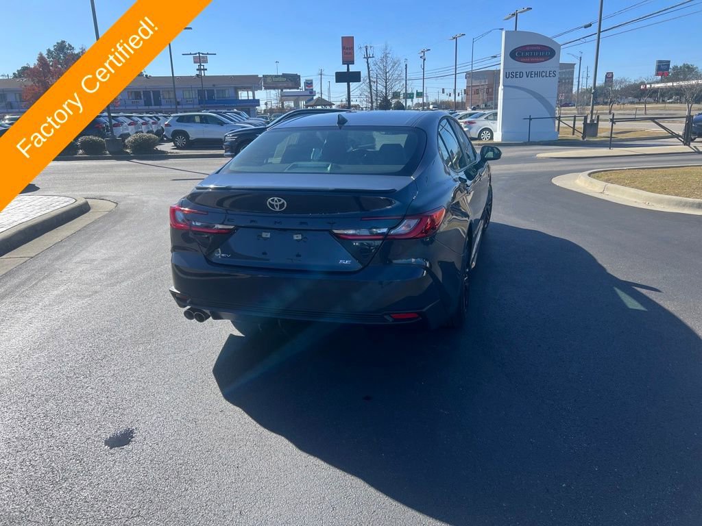 Used 2025 Toyota Camry SE image 5