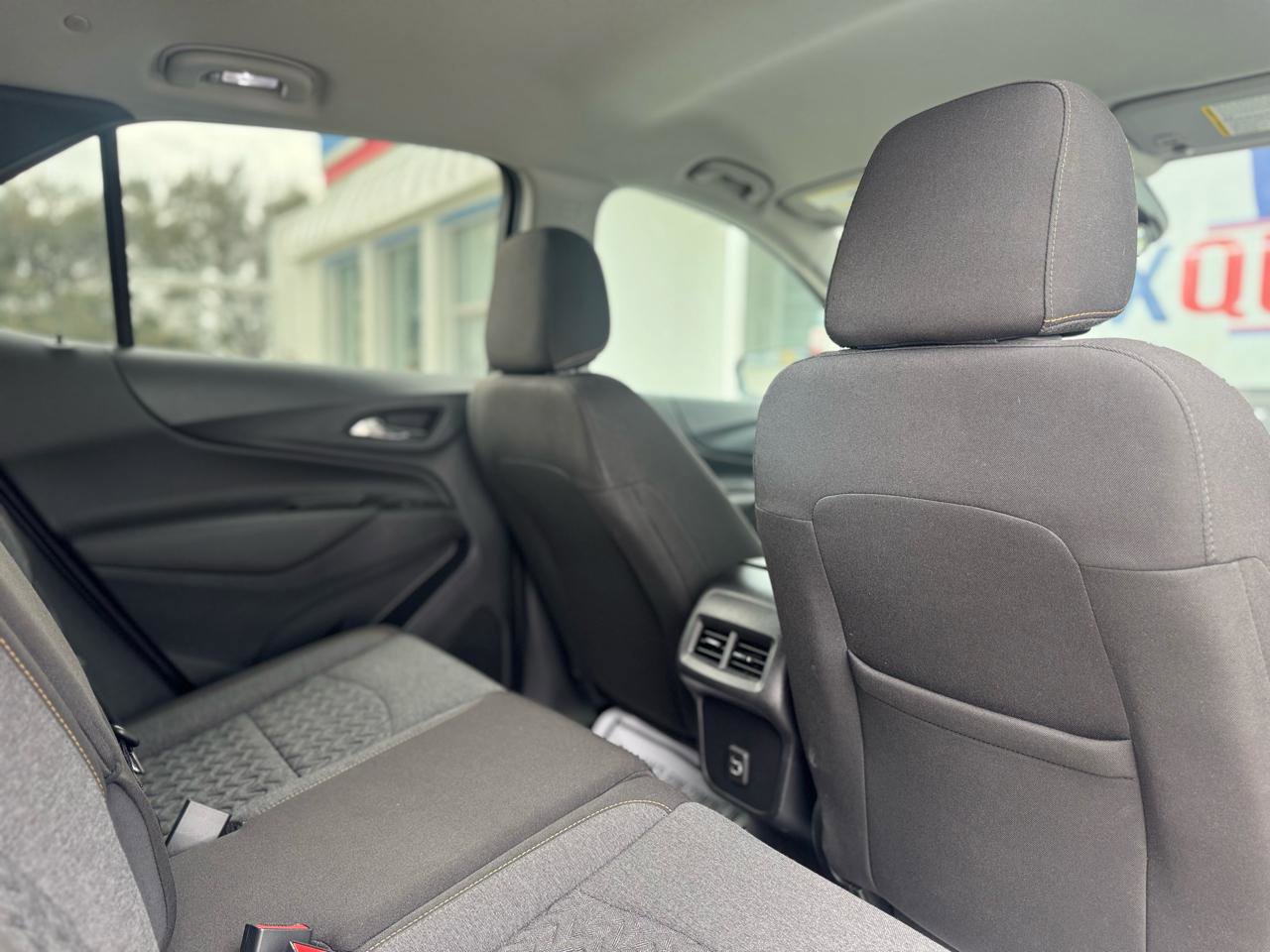 Used 2023 Chevrolet Equinox LT image 48