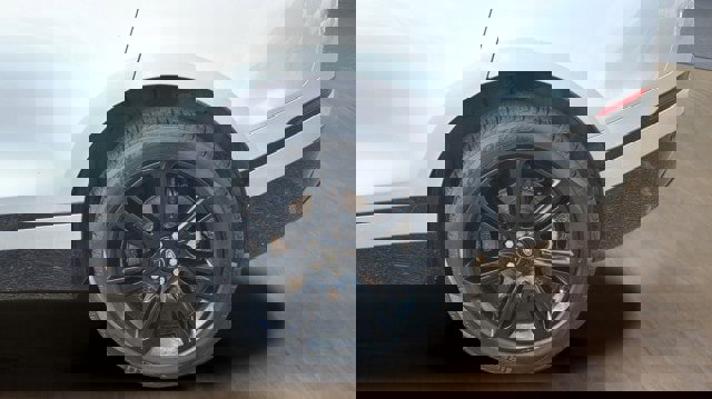 Used 2023 Land Rover Range Rover Velar R-Dynamic S image 18