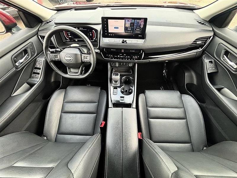 Used 2025 Nissan Rogue SL w/ Tech Package image 10