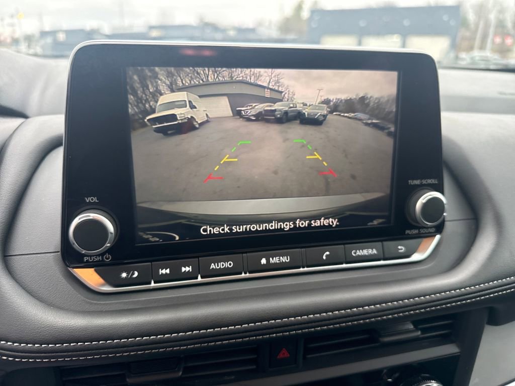 Used 2025 Nissan Rogue S image 21