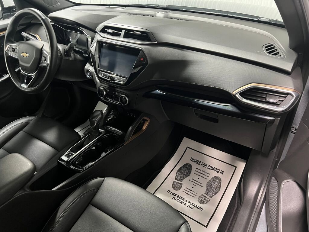 Used 2023 Chevrolet TrailBlazer ACTIV w/ Convenience Package image 3