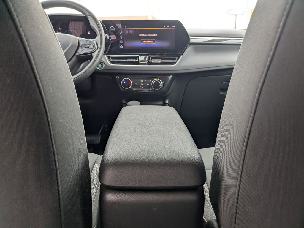 Used 2025 Chevrolet TrailBlazer LT image 27