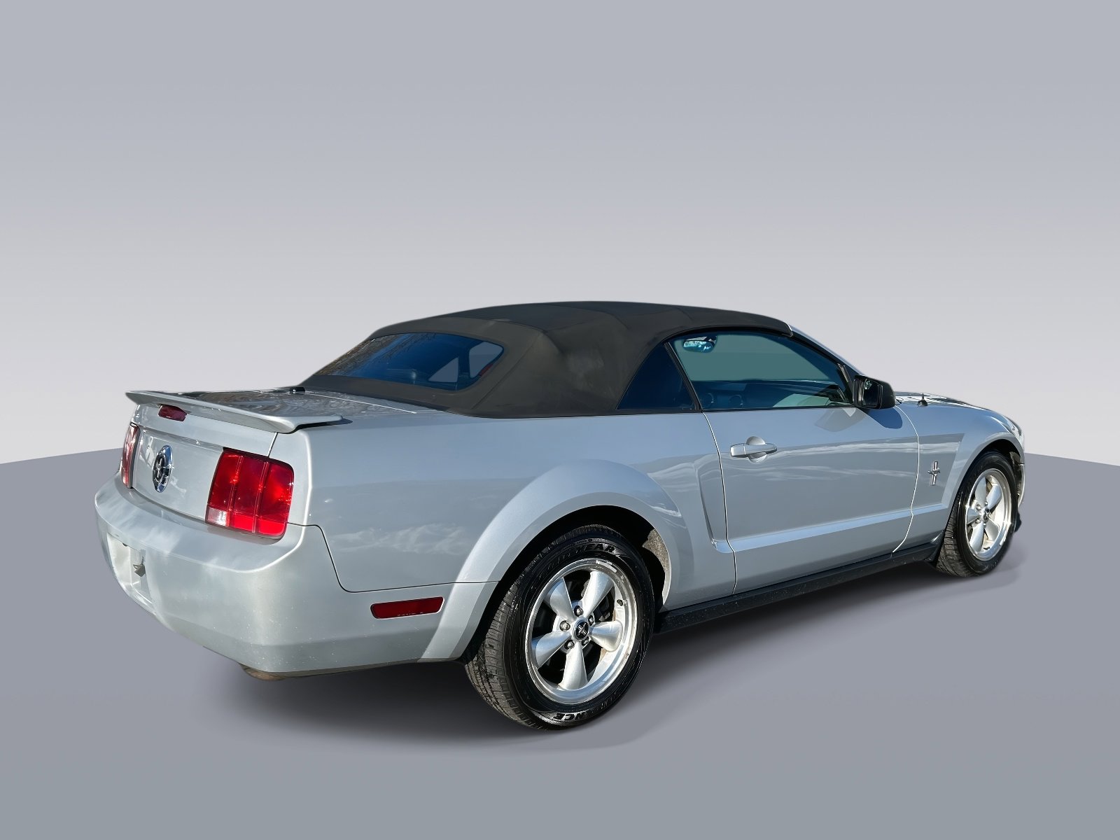 Used 2007 Ford Mustang Premium image 3