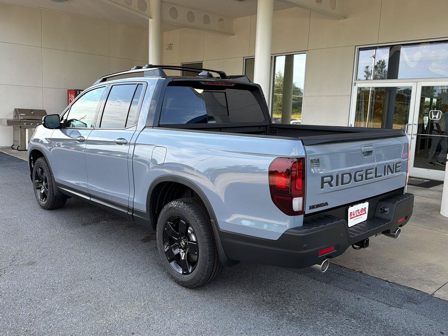 New 2026 Honda Ridgeline Black Edition image 4