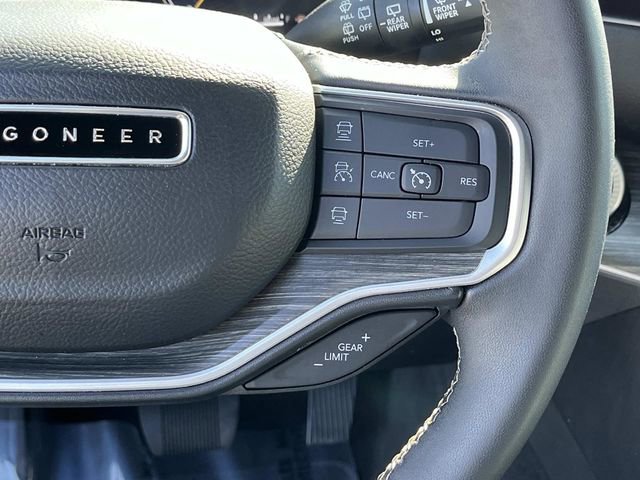Used 2024 Jeep Wagoneer Series III AWD/4WD image 37