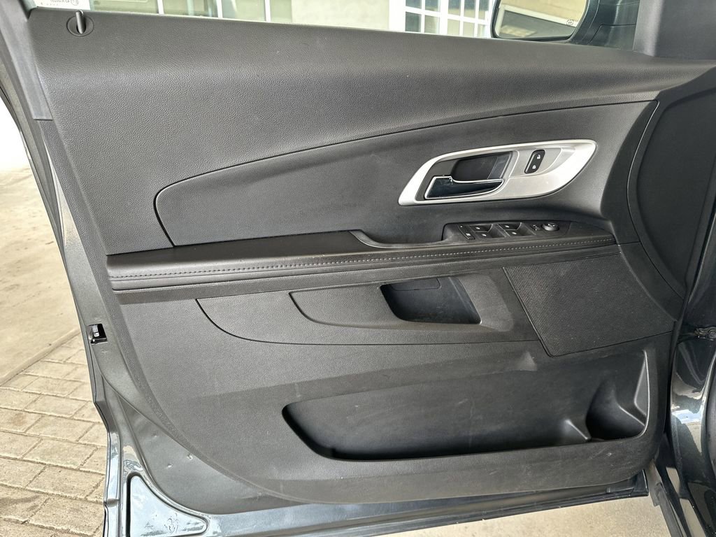 Used 2017 Chevrolet Equinox LT image 10