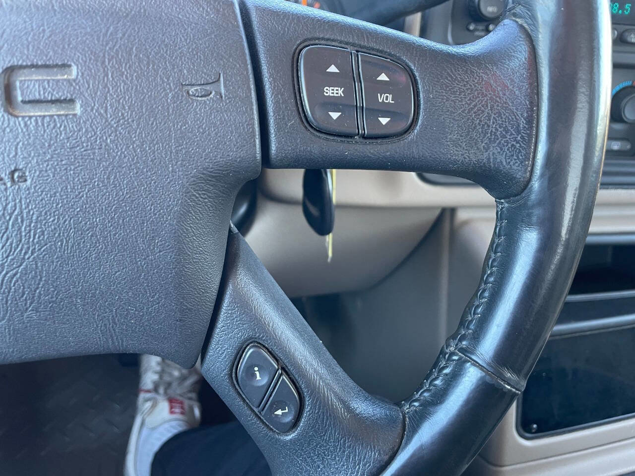 Used 2005 GMC Sierra 3500 SLT w/ Heavy-Duty Power Package image 40