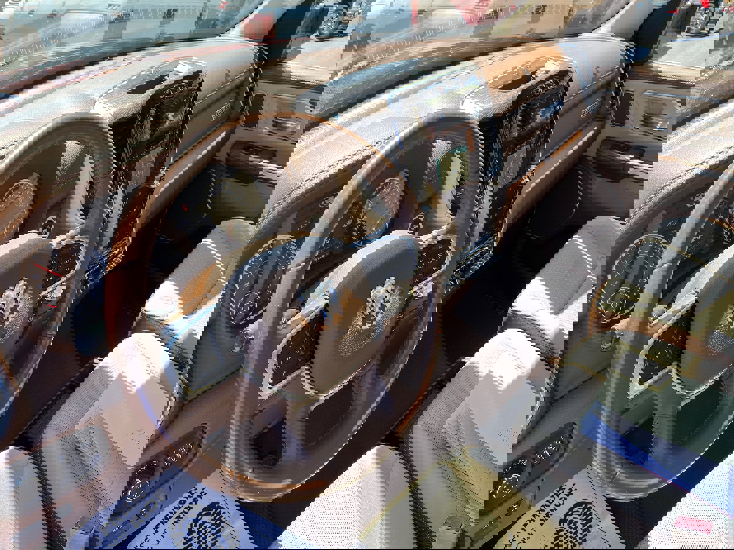 Used 2019 RAM 1500 Laramie AWD/4WD image 8