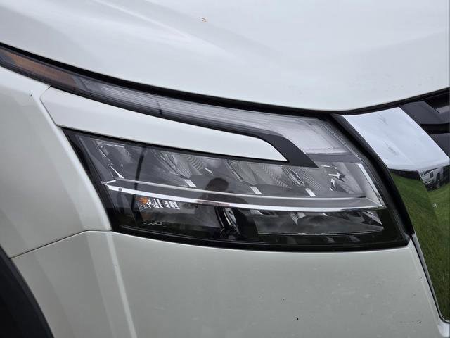 Used 2023 Nissan Pathfinder Platinum FWD image 28