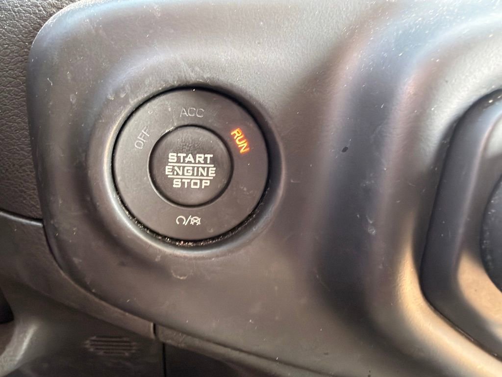 Used 2022 Jeep Wrangler Unlimited Sport image 37