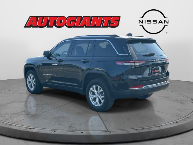 Used 2023 Jeep Grand Cherokee Limited AWD/4WD image 7