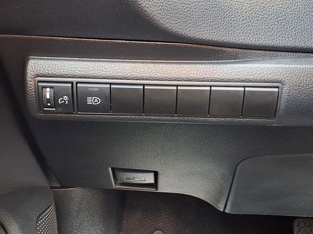 Used 2025 Toyota Corolla LE image 66