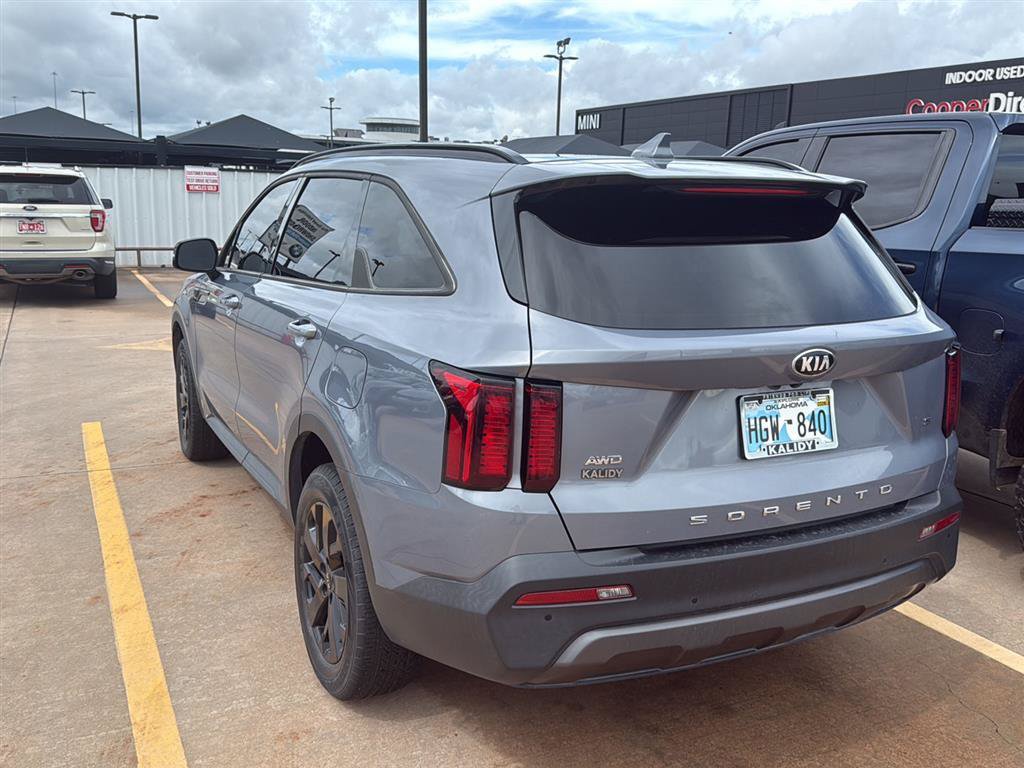 Used 2021 Kia Sorento S w/ Panoramic Sunroof Package AWD/4WD image 11