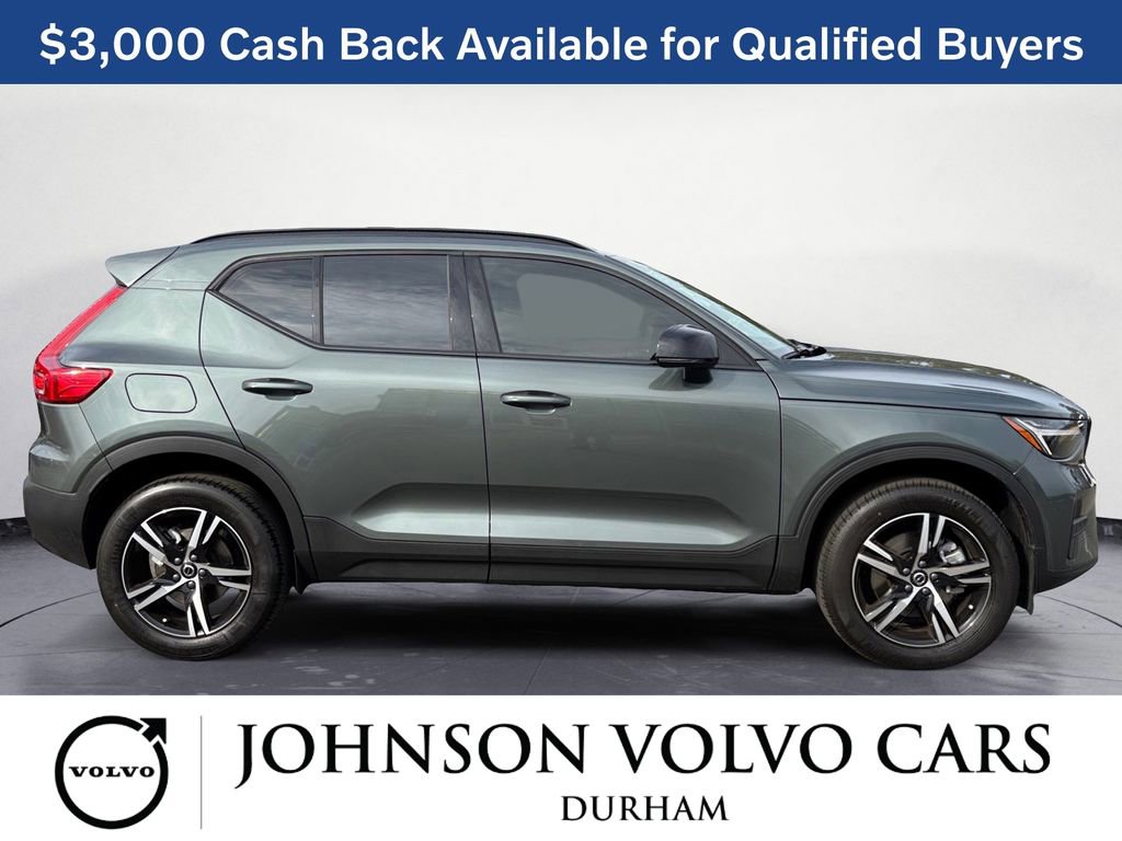 New 2026 Volvo XC40 B4 Core image 2