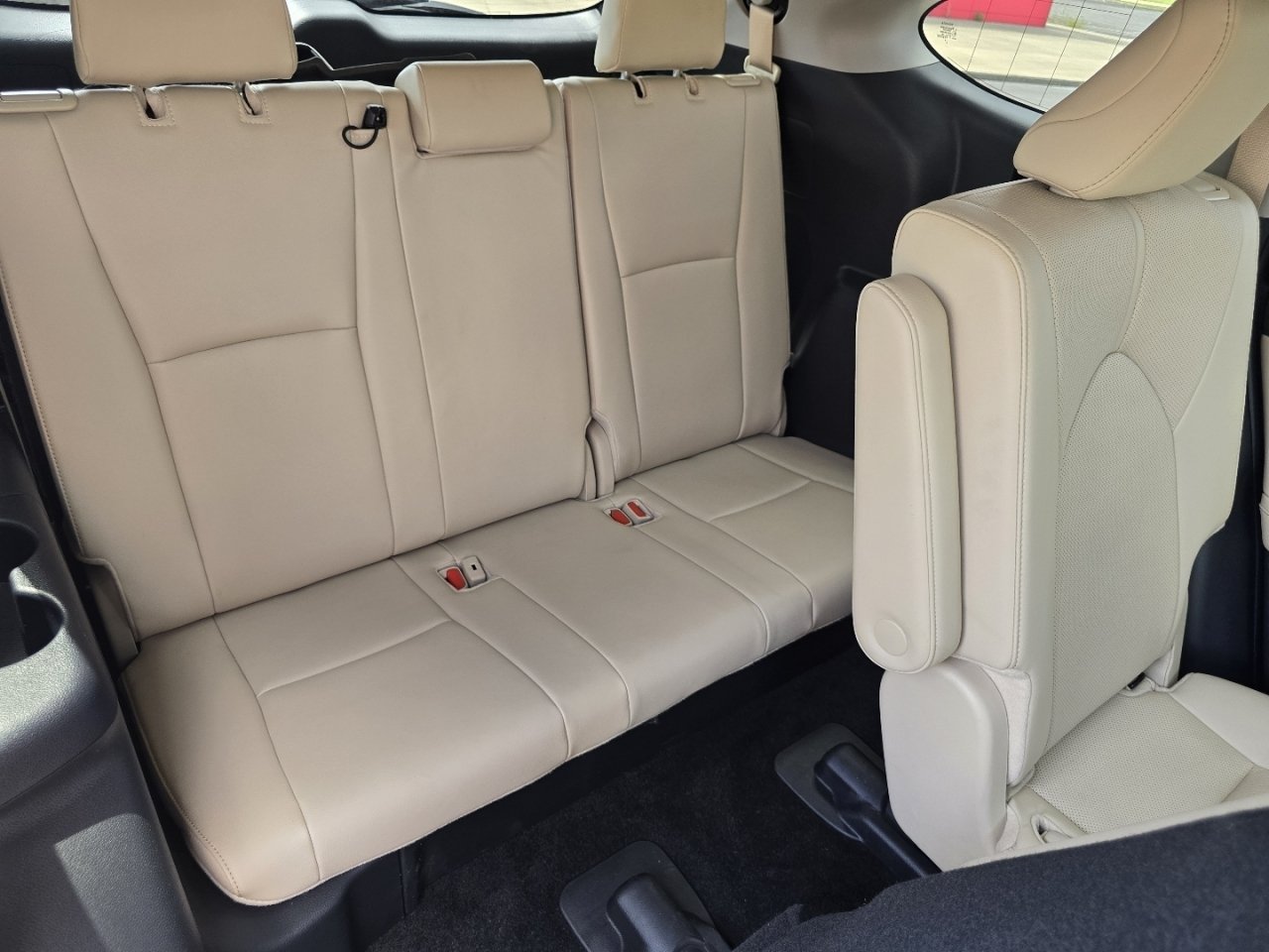 Certified 2024 Toyota Highlander Limited AWD/4WD image 23