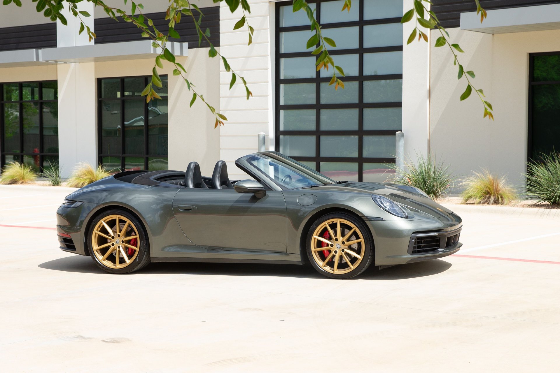 Used 2021 Porsche 911 Carrera S w/ Premium Package RWD image 13