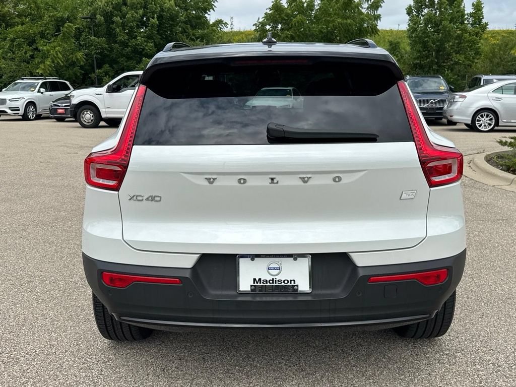 Certified 2023 Volvo XC40 Recharge Ultimate w/ Protection Package Premier AWD/4WD image 3