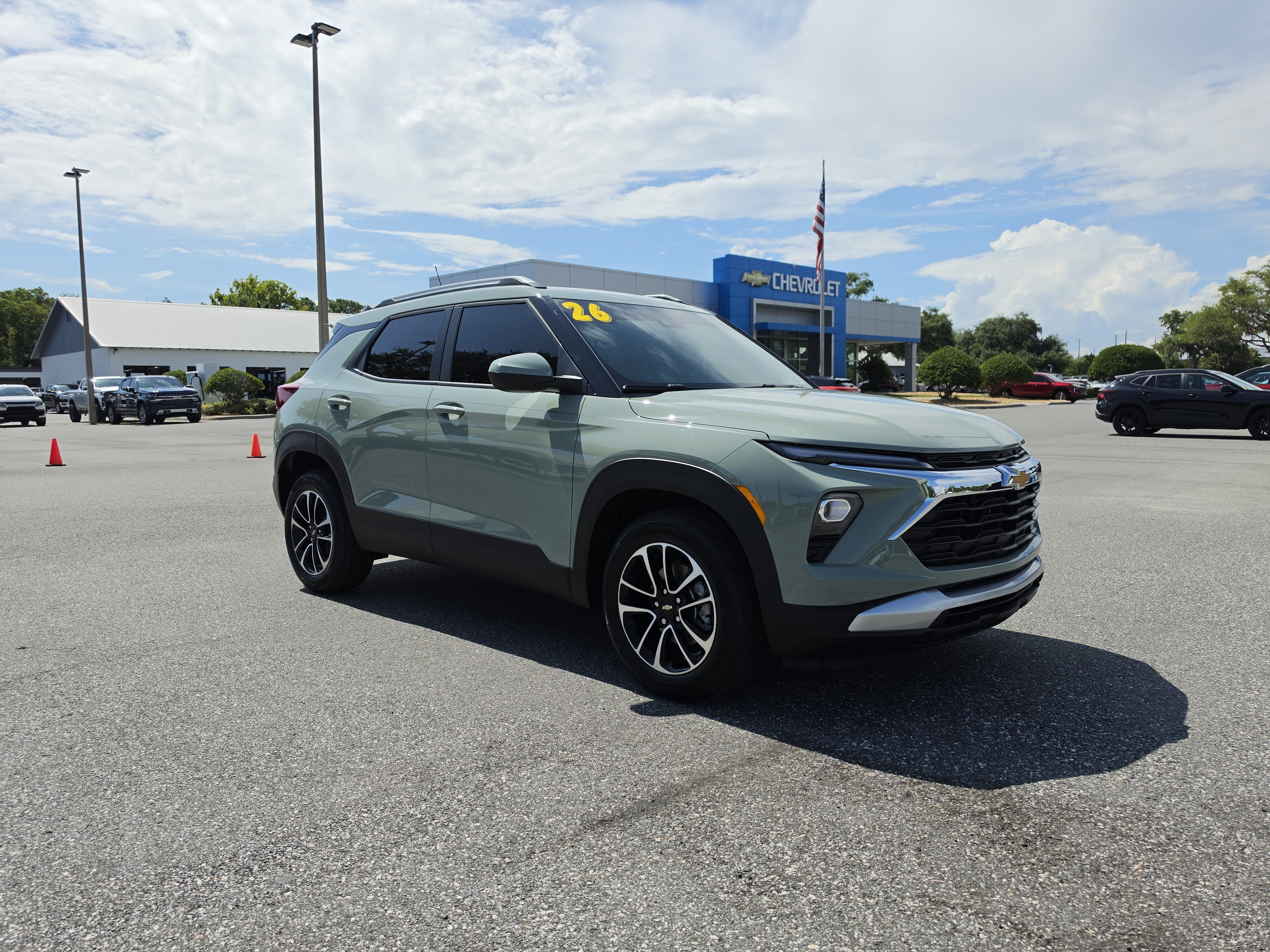 New 2026 Chevrolet TrailBlazer LT w/ LT Cold Weather Package FWD image 2