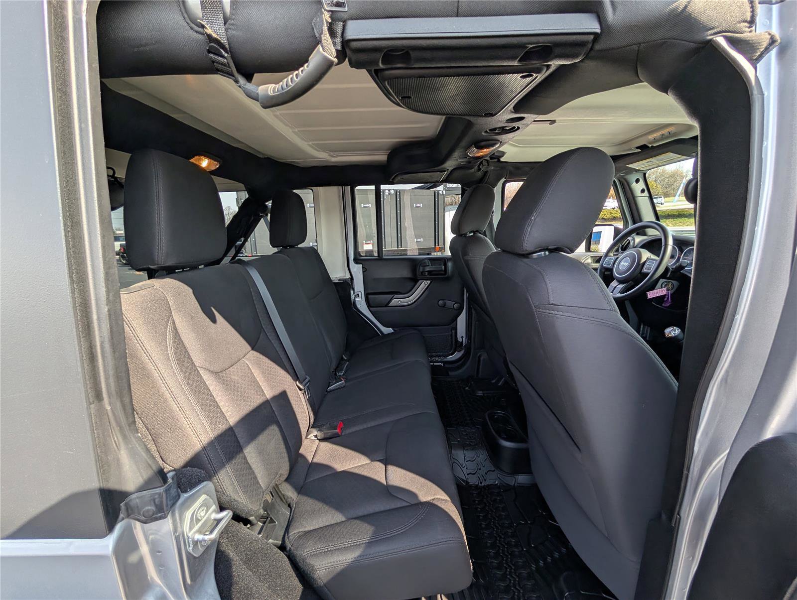 Used 2015 Jeep Wrangler Unlimited Sport image 12