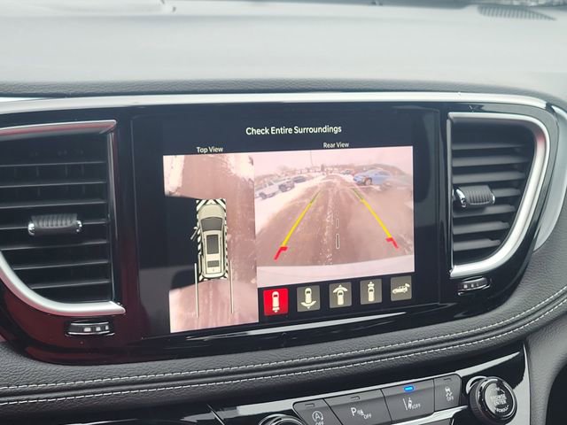 New 2026 Chrysler Pacifica Limited image 11