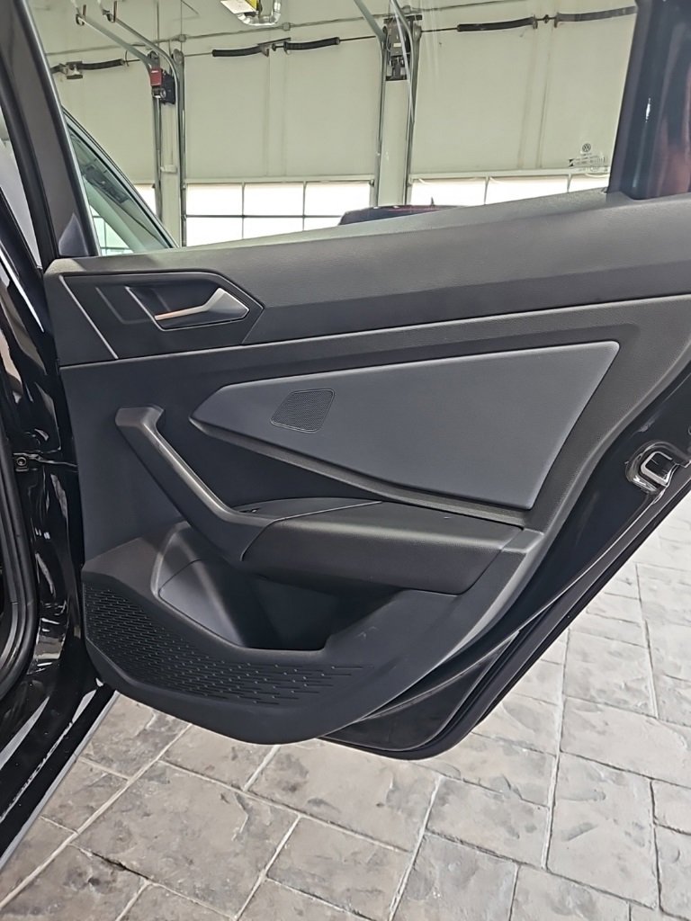 Used 2025 Volkswagen Jetta SEL image 15