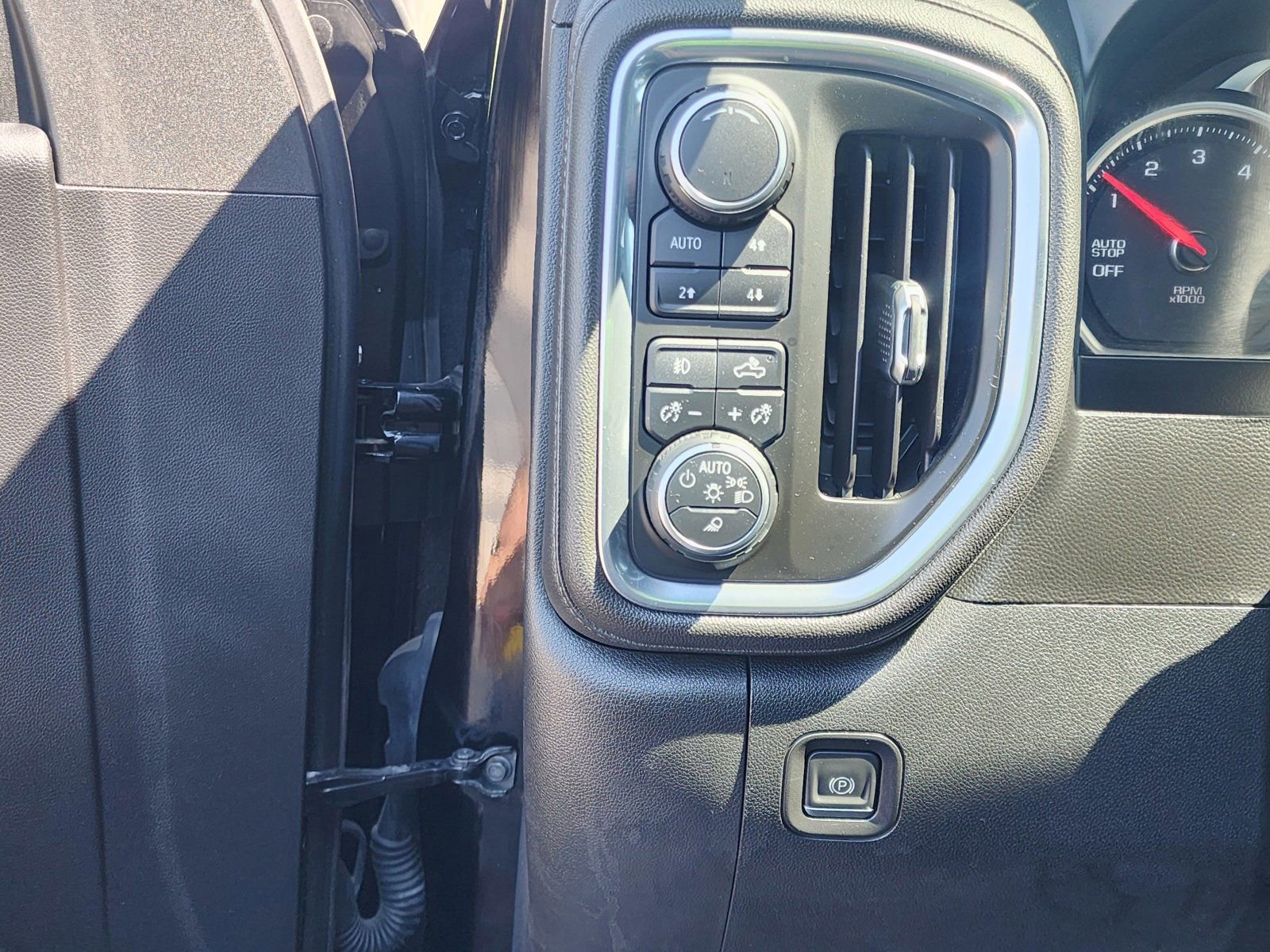 Used 2019 Chevrolet Silverado 1500 High Country image 17