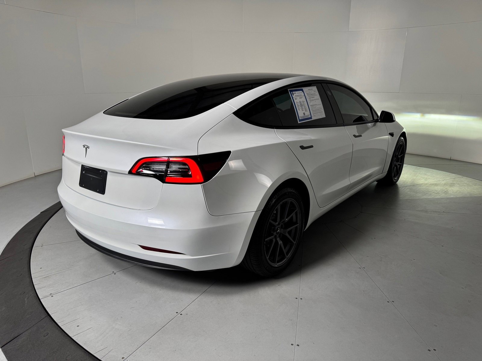 Used 2023 Tesla Model 3 Standard Range RWD image 5