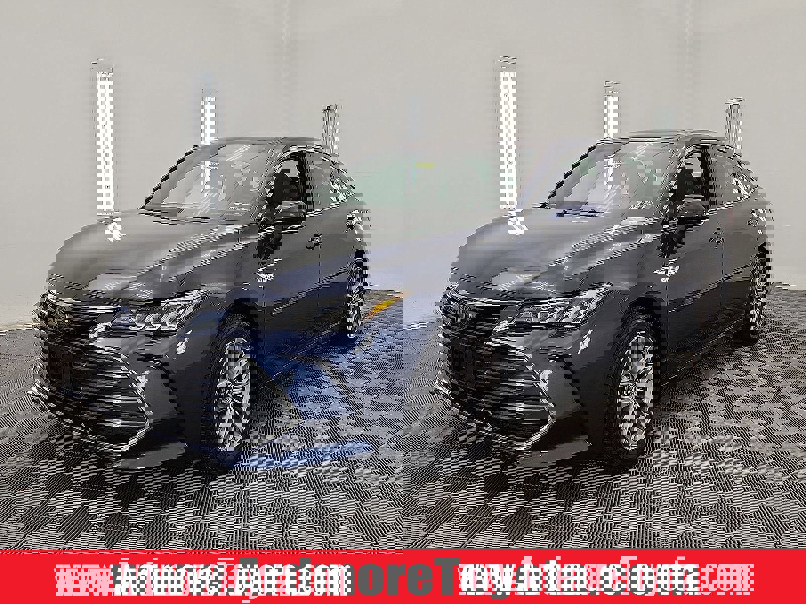 Certified 2019 Toyota Avalon XLE image 1