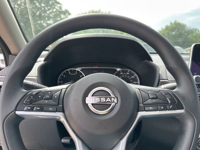 Used 2025 Nissan Altima 2.5 SV FWD image 8