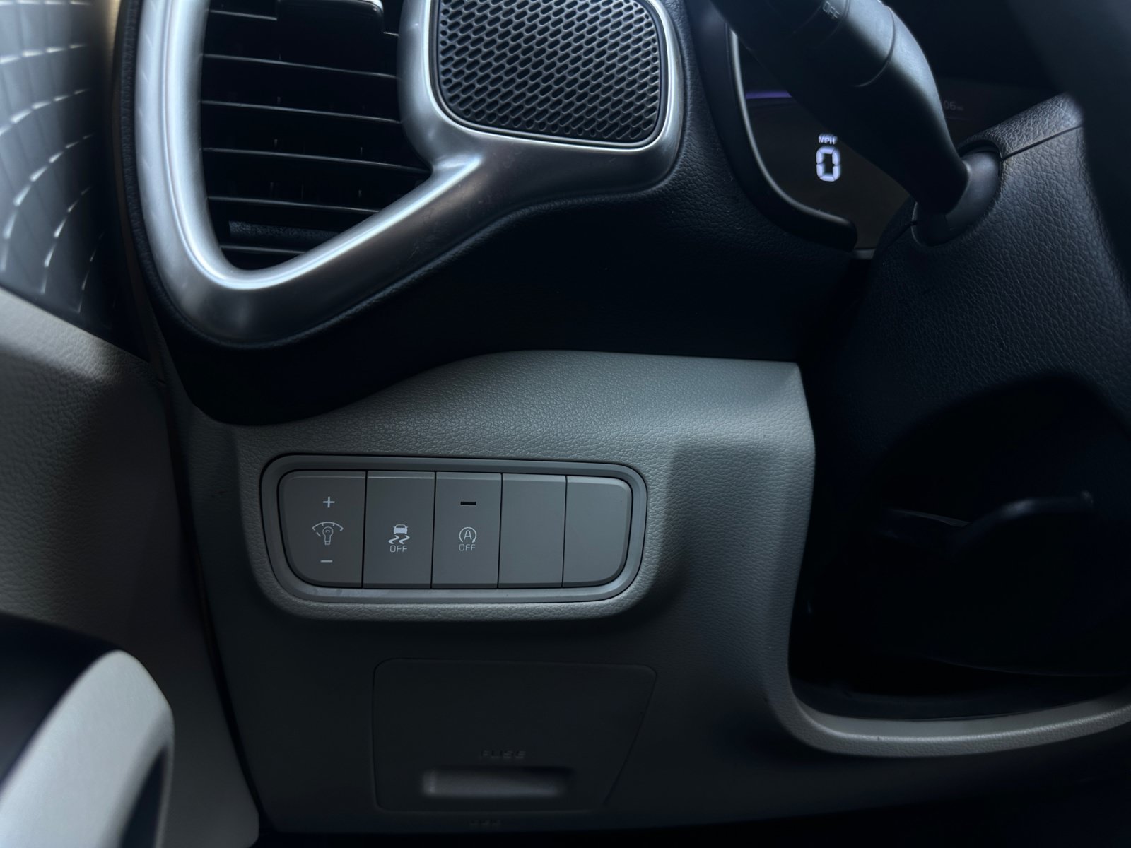 Used 2025 Kia Soul LX FWD image 24