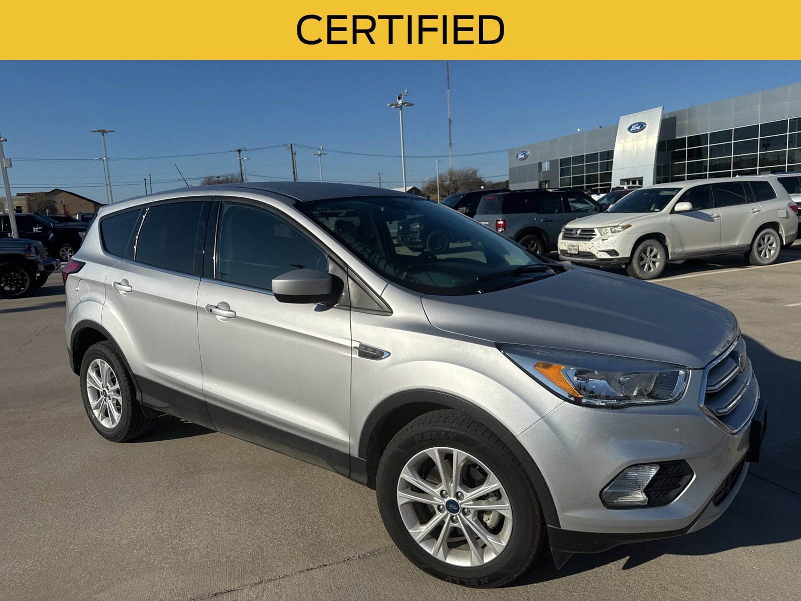 Used 2019 Ford Escape SE image 1