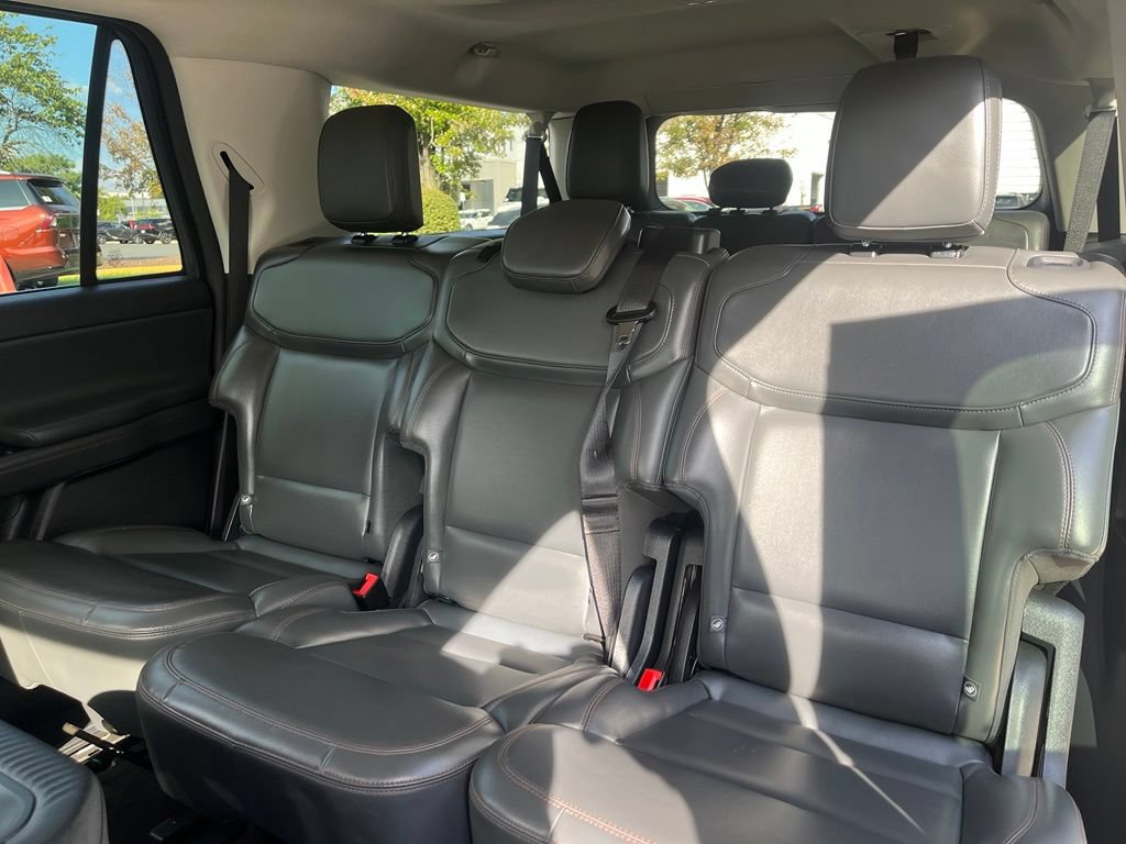Used 2025 Ford Expedition Max Active AWD/4WD image 14