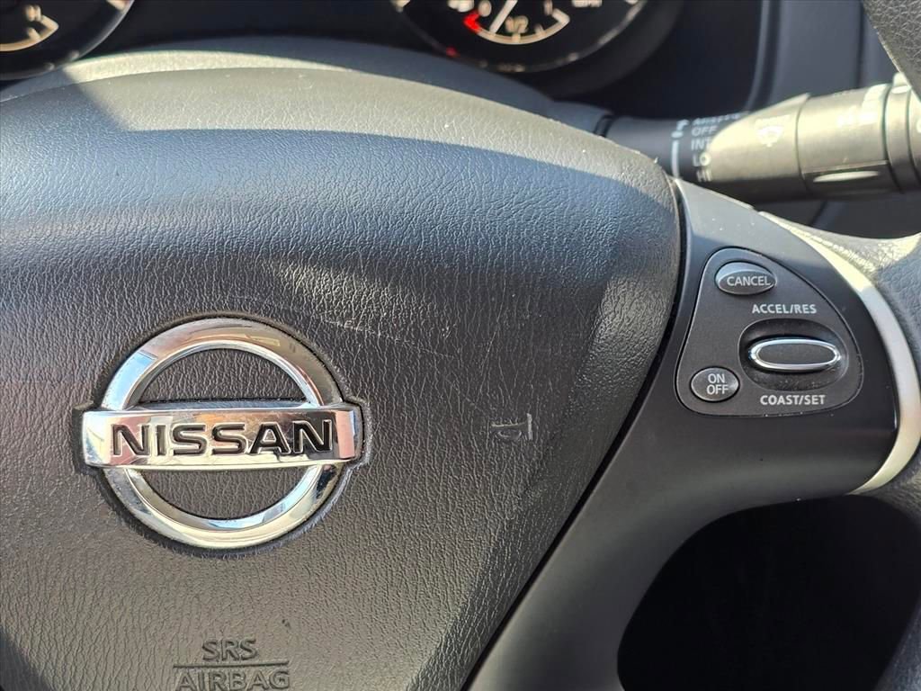 Used 2019 Nissan Pathfinder S image 17