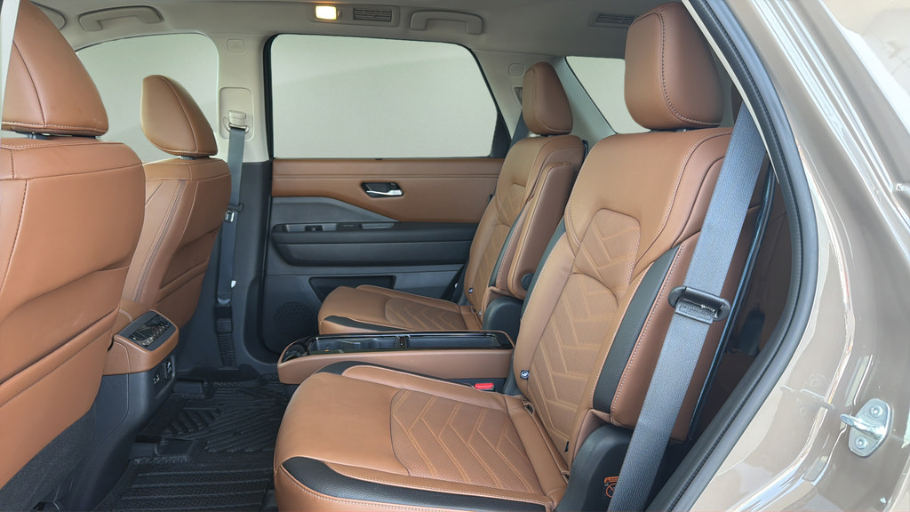 Certified 2024 Nissan Pathfinder Platinum AWD/4WD image 22