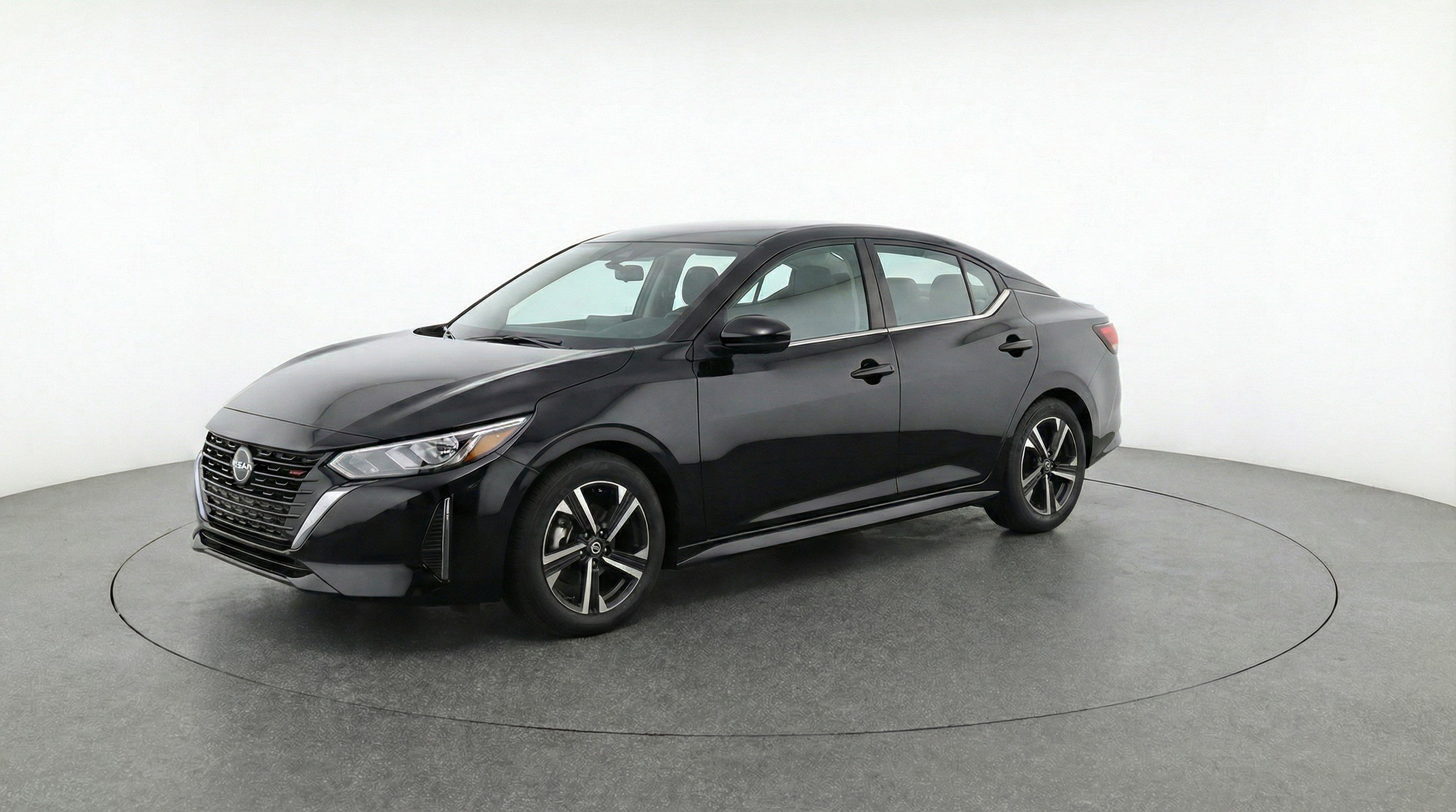 Used 2025 Nissan Sentra SV image 3