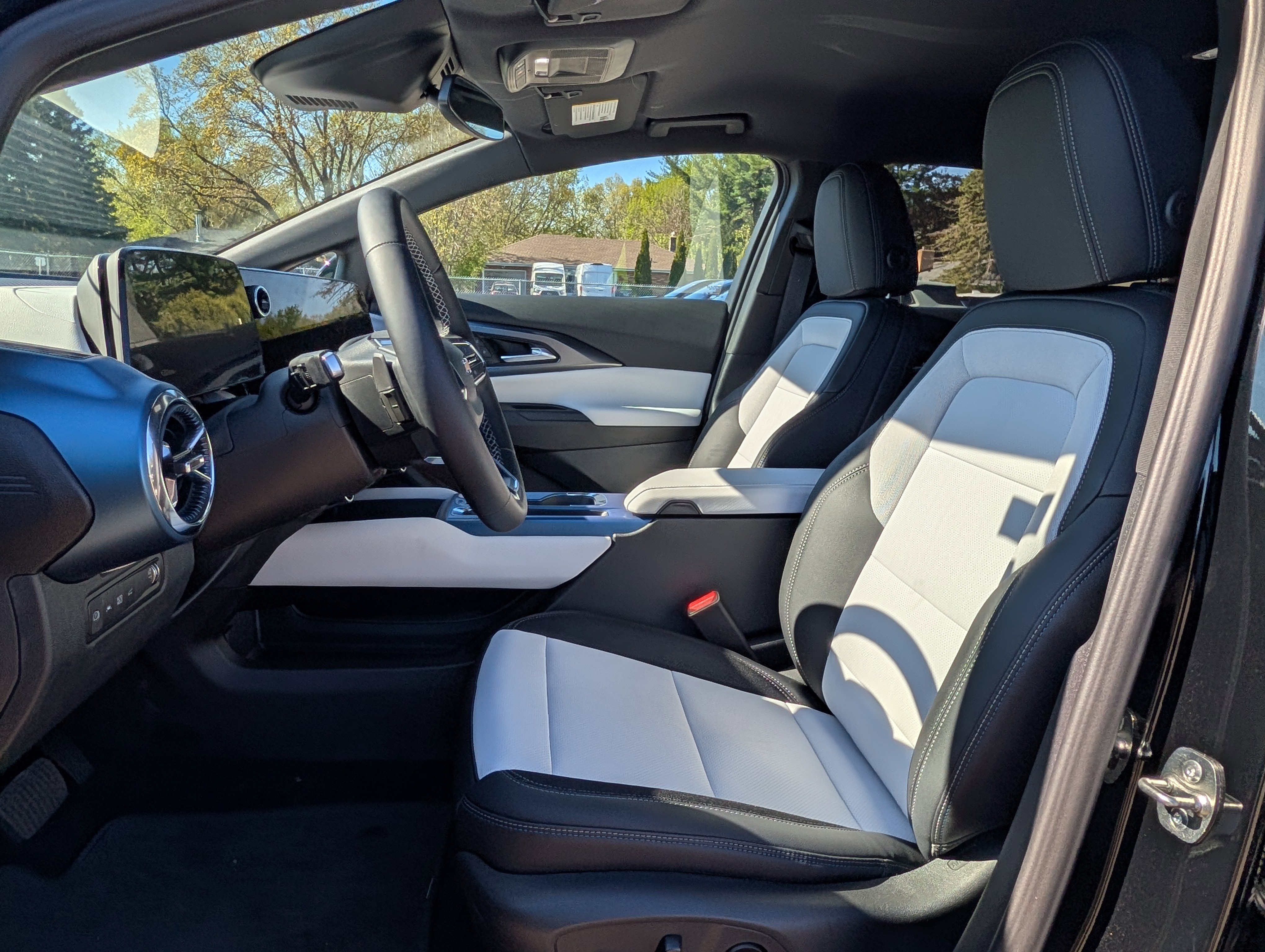 New 2026 Chevrolet Equinox EV LT AWD/4WD image 8