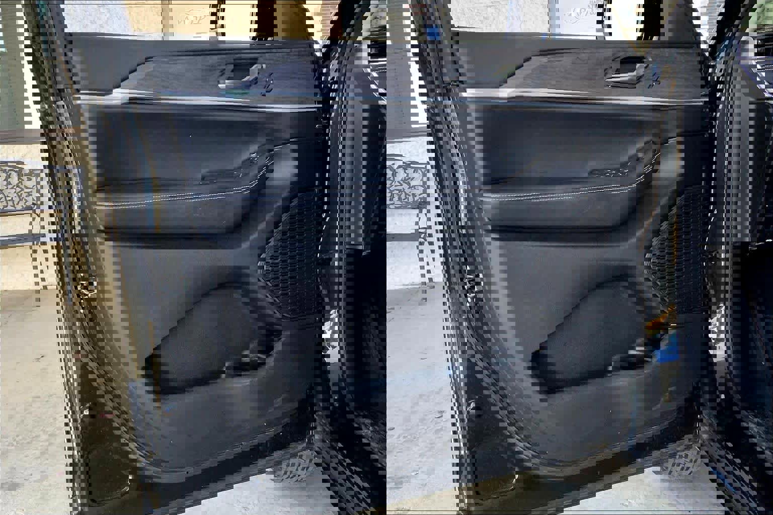 Used 2023 Jeep Grand Cherokee Limited w/ Luxury Tech Group II image 20