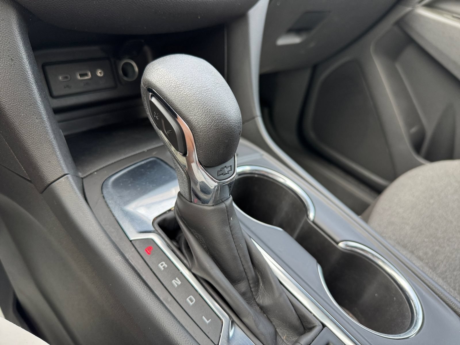 Used 2024 Chevrolet Equinox LT w/ LPO, Floor Liner Package FWD image 7