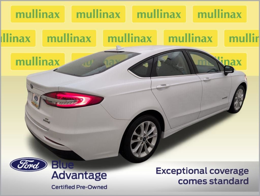 Used 2019 Ford Fusion SE image 3