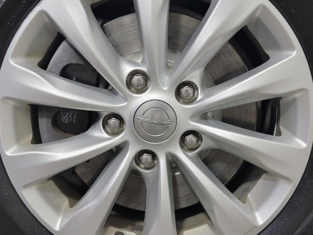Used 2017 Chrysler Pacifica Touring-L FWD image 10