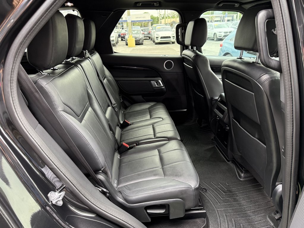 Used 2019 Land Rover Discovery SE AWD/4WD image 16