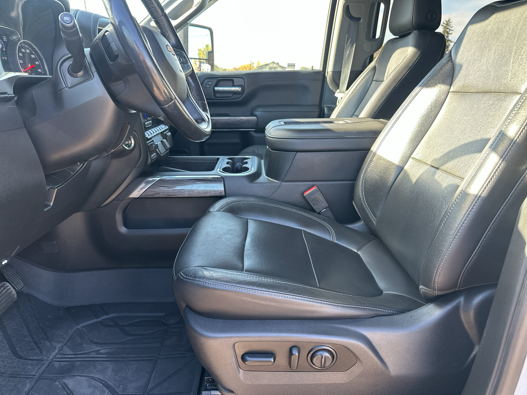 Used 2020 Chevrolet Silverado 3500 LTZ w/ LTZ Premium Package AWD/4WD image 16
