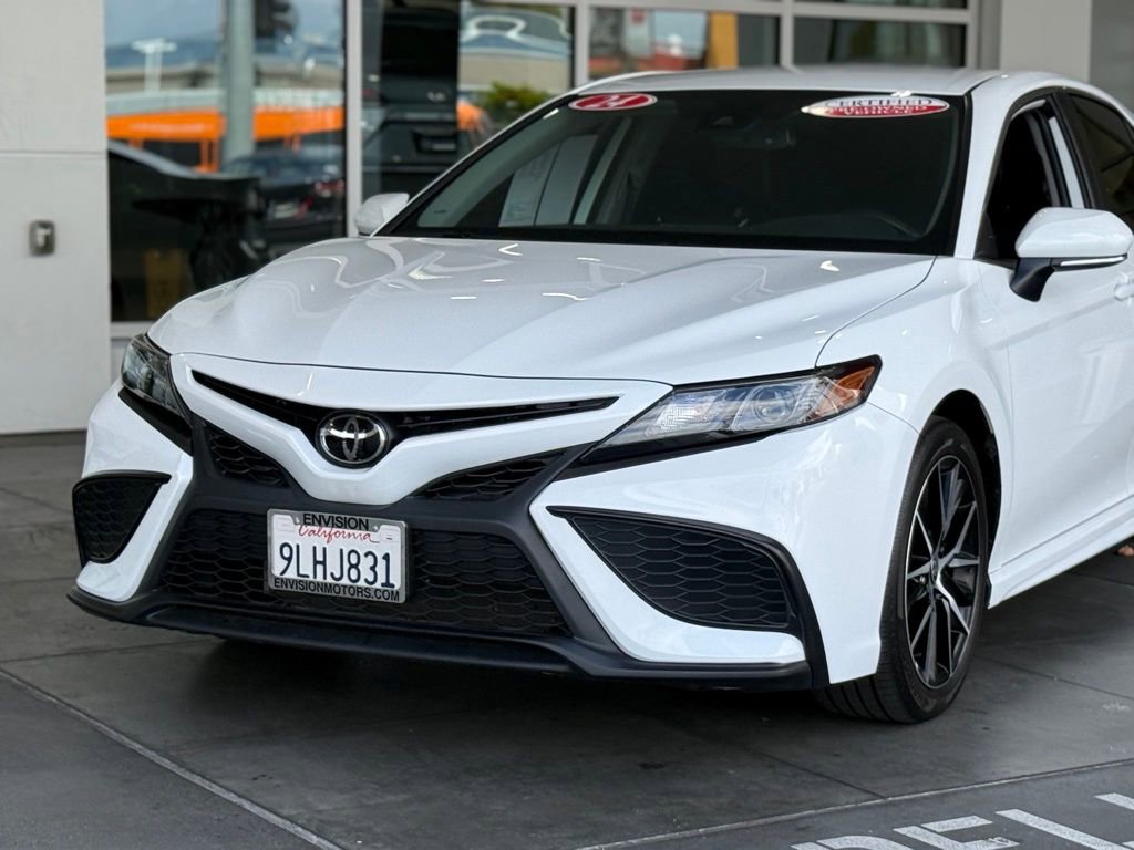 Certified 2024 Toyota Camry SE w/ Convenience Package image 3