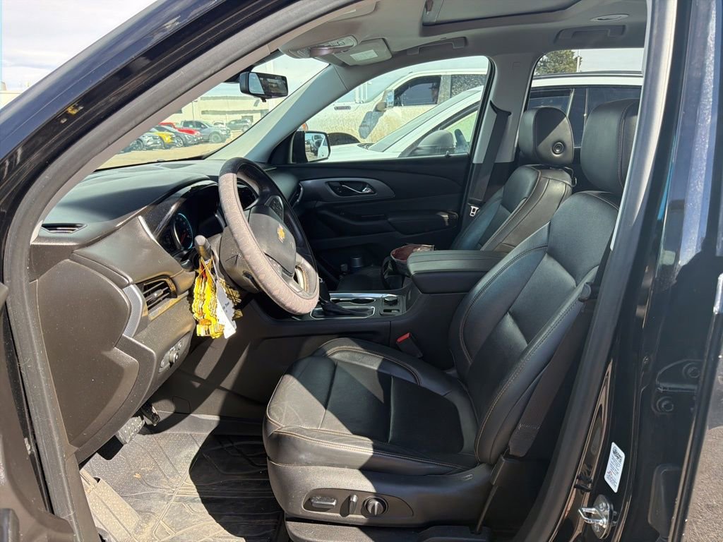 Used 2019 Chevrolet Traverse Premier w/ Redline Edition image 2