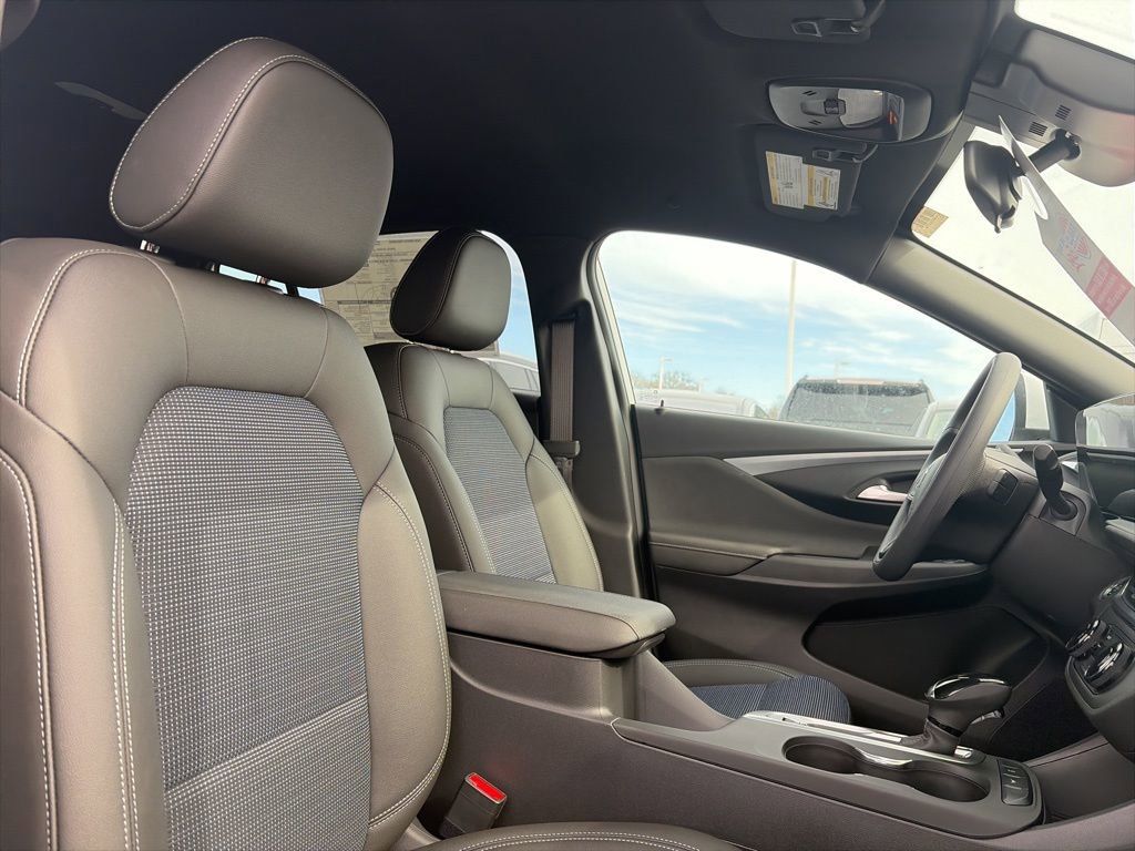 New 2026 Buick Envista Preferred image 3