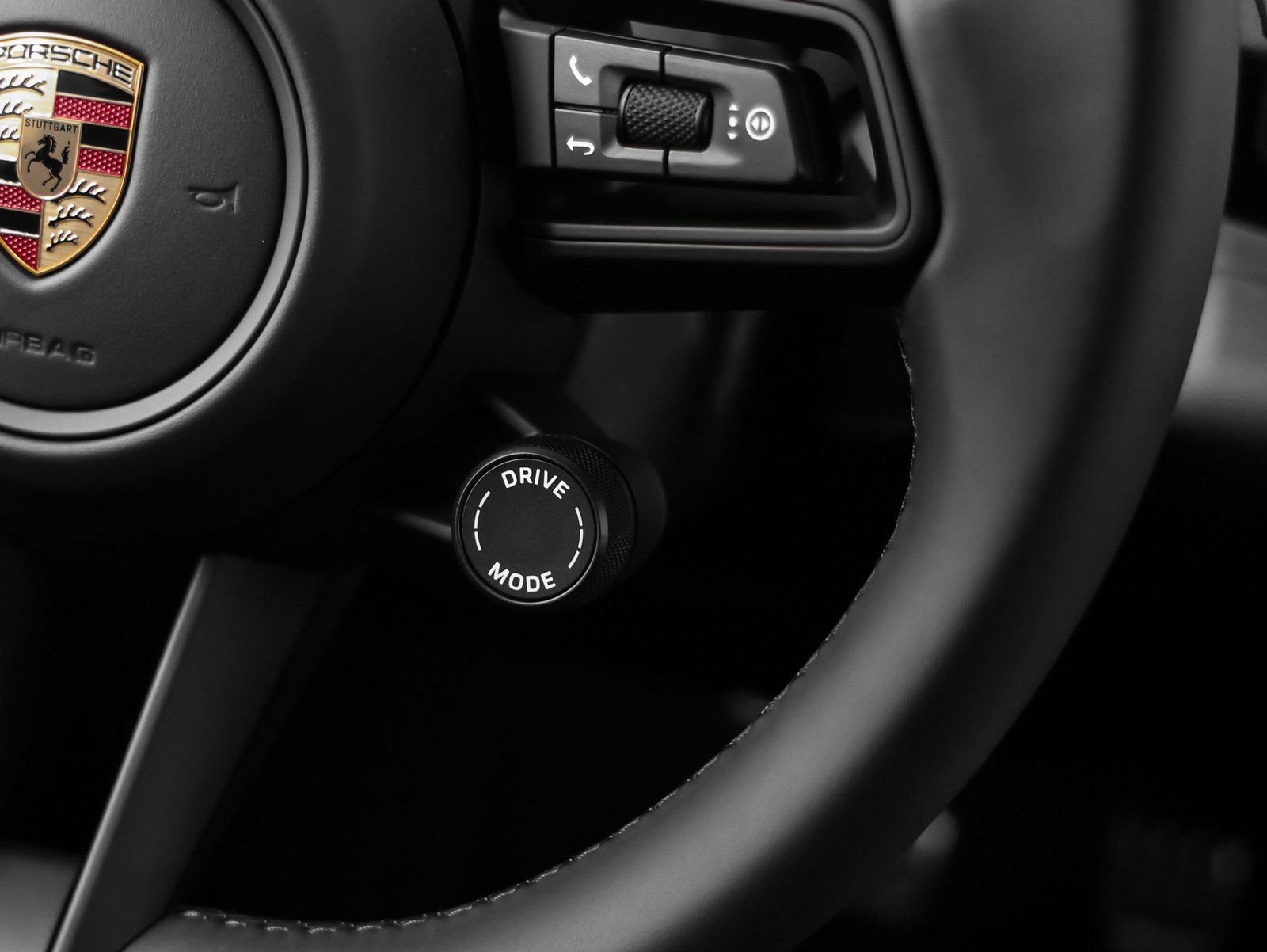 New 2025 Porsche Macan 4S Electric image 38