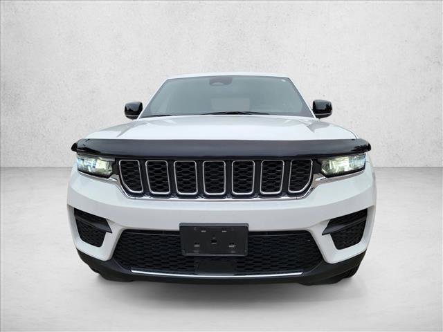 Used 2024 Jeep Grand Cherokee Laredo X w/ Luxury Tech Group I AWD/4WD image 2