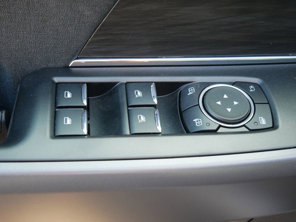 New 2025 Ford F150 Lightning Lariat AWD/4WD image 18